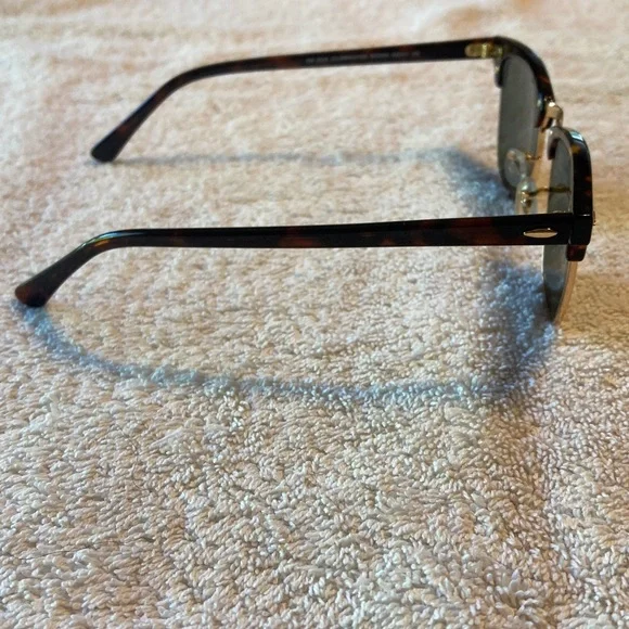Ray-Ban Tortoise and Gold Clubmaster Sunglasses - Picture 4 of 7